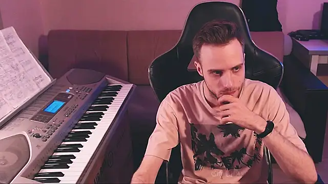 Snapshot of Sweetparker chatting on December 22, 9:12 pm Sweetparker online show from December 22, 9:12 pm