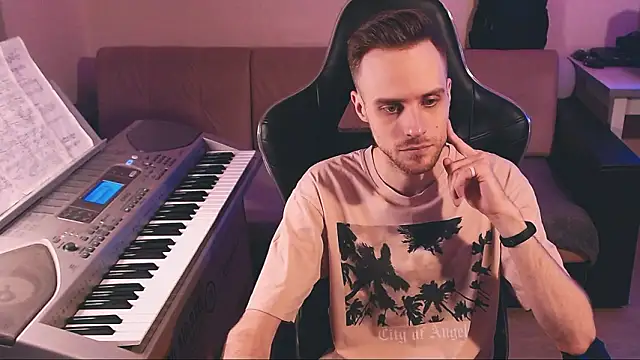 Snapshot of Sweetparker chatting on February 16, 12:29 am Sweetparker online show from February 16, 12:29 am