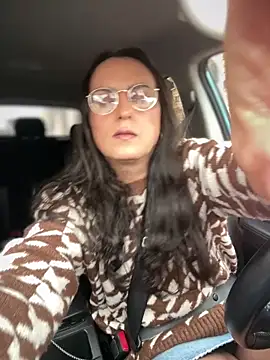 Chic desire online show from March 14, 4:45 pm