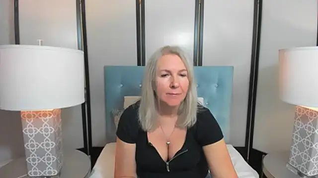 EricaTop online show from November 12, 5:24 pm