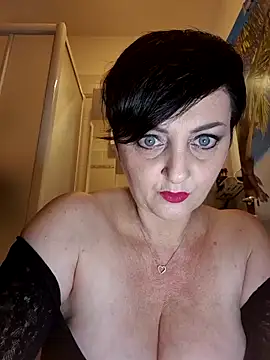 Snapshot of lucillabollente chatting on October 12, 4:11 am lucillabollente online show from October 12, 4:11 am