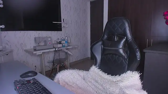 Snapshot of Lisegg_ chatting on December 13, 12:06 pm Lisegg online show from December 13, 12:06 pm