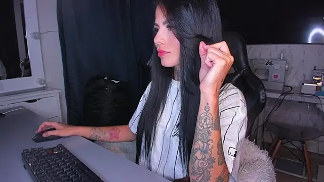 Snapshot of Lisegg_ chatting on January 13, 6:38 pm Lisegg online show from January 13, 6:38 pm