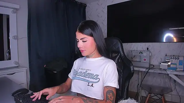 Snapshot of Lisegg_ chatting on January 23, 12:30 pm Lisegg online show from January 23, 12:30 pm