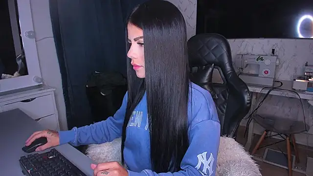 Snapshot of Lisegg_ chatting on January 30, 11:11 am Lisegg online show from January 30, 11:11 am
