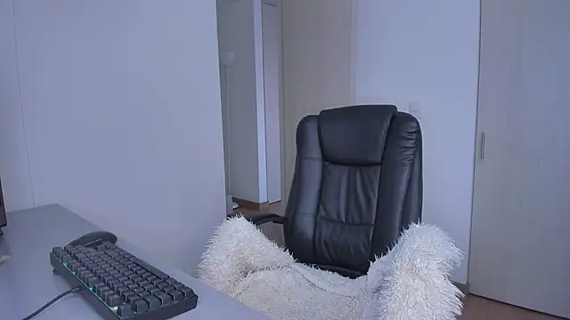 Snapshot of Lisegg_ chatting on February 18, 4:16 pm Lisegg online show from February 18, 4:16 pm
