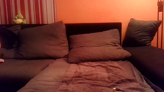 Snapshot of Deborah chatting on February 24, 10:41 pm Deborah online show from February 24, 10:41 pm