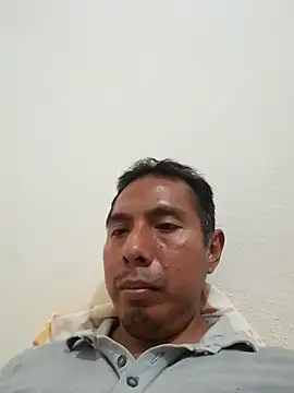 Snapshot of desnudo_Sexoxo chatting on February 5, 3:13 am desnudo Sexoxo online show from February 5, 3:13 am