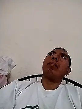 Snapshot of desnudo_Sexoxo chatting on March 17, 6:32 pm desnudo Sexoxo online show from March 17, 6:32 pm