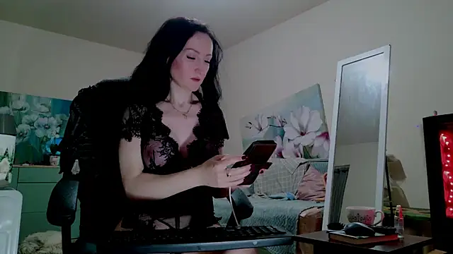 Snapshot of lara_heaven chatting on December 23, 10:13 am lara heaven online show from December 23, 10:13 am