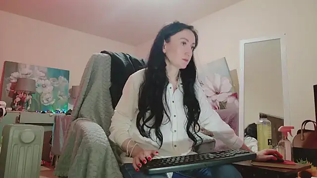 Snapshot of lara_heaven chatting on February 8, 10:40 am lara heaven online show from February 8, 10:40 am