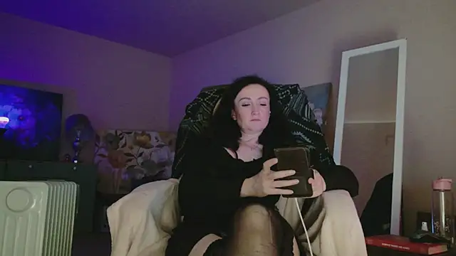 lara heaven online show from April 29, 5:30 pm