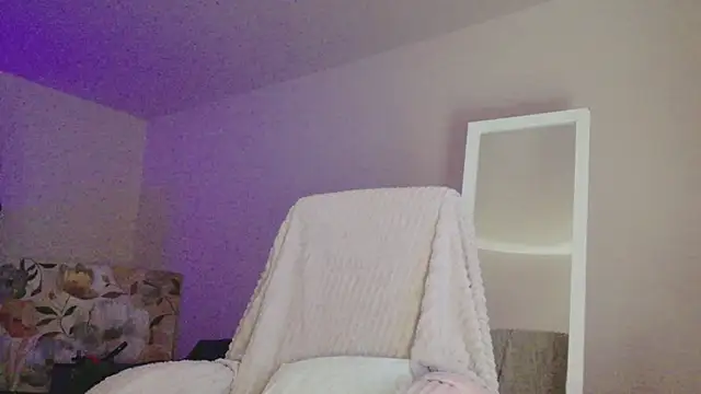 lara heaven online show from May 9, 6:13 pm