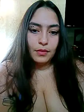 Snapshot of xandra252 chatting on April 28, 2:33 pm xandra252 online show from April 28, 2:33 pm