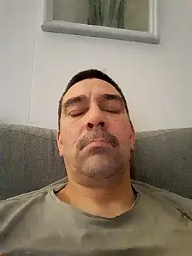 Snapshot of dick81 chatting on March 30, 11:39 pm dick81 online show from March 30, 11:39 pm