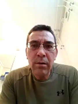 Snapshot of dick81 chatting on April 4, 11:40 am dick81 online show from April 4, 11:40 am