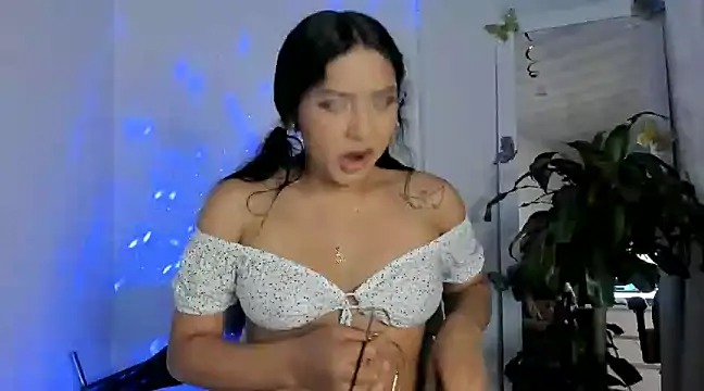 kirasofia online show from March 11, 5:38 am