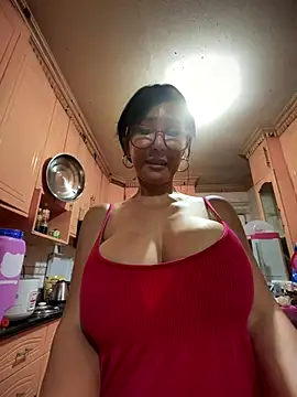 Snapshot of sweetieme chatting on October 12, 11:48 pm sweetieme online show from October 12, 11:48 pm