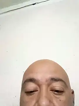 GeorgeVergaGrues online show from December 16, 5:27 am