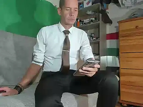 viraglaci18xh online show from October 4, 2:37 pm