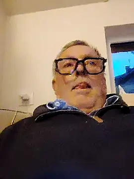 Snapshot of Corref chatting on October 28, 5:04 pm Corref online show from October 28, 5:04 pm