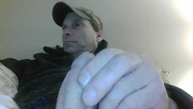 Snapshot of cumhere71 chatting on April 10, 3:45 am cumhere71 online show from April 10, 3:45 am