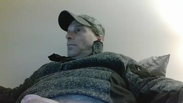Snapshot of cumhere71 chatting on June 17, 6:05 am cumhere71 online show from June 17, 6:05 am