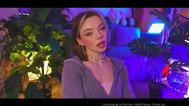KristaBrooks online show from March 19, 2:13 pm