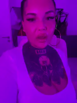  MelinaCurves  online show from May 23, 10:25 pm