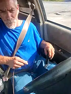 Snapshot of Biknight chatting on October 4, 3:21 pm Biknight online show from October 4, 3:21 pm