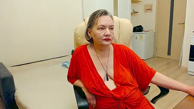 MomJaneSex online show from October 22, 7:13 pm