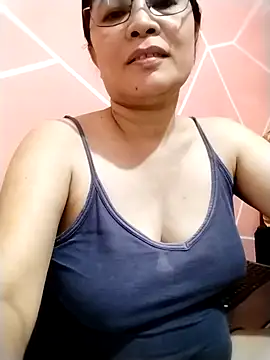 Snapshot of _wetty_kitty_ chatting on April 4, 6:55 am wetty kitty online show from April 4, 6:55 am