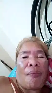 Snapshot of sexylizzy4u chatting on February 2, 12:13 pm sexylizzy4u online show from February 2, 12:13 pm