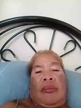 Snapshot of sexylizzy4u chatting on February 6, 3:27 am sexylizzy4u online show from February 6, 3:27 am