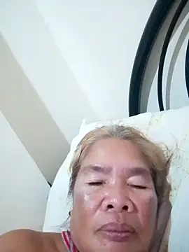 Snapshot of sexylizzy4u chatting on February 15, 12:43 pm sexylizzy4u online show from February 15, 12:43 pm