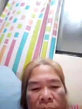 Snapshot of sexylizzy4u chatting on February 15, 3:50 pm sexylizzy4u online show from February 15, 3:50 pm