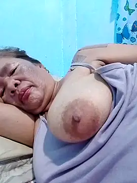 Snapshot of sexylizzy4u chatting on October 14, 7:47 pm sexylizzy4u online show from October 14, 7:47 pm