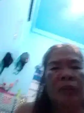 Snapshot of sexylizzy4u chatting on December 19, 2:35 pm sexylizzy4u online show from December 19, 2:35 pm