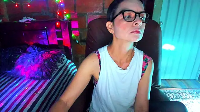 BrianaGarner online show from March 30, 6:58 am