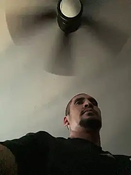 Snapshot of Slumlords chatting on March 25, 9:54 pm Slumlords online show from March 25, 9:54 pm