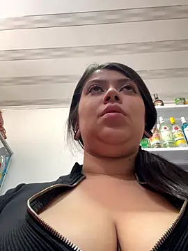 emilyjohanson online show from November 29, 4:10 pm