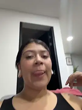 emilyjohanson online show from May 5, 4:26 pm