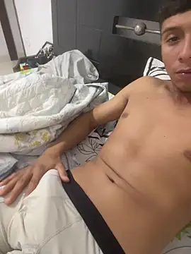 Snapshot of Thiagoo_Frost chatting on October 28, 3:10 am Thiagoo Frost online show from October 28, 3:10 am