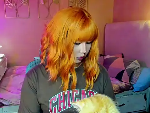 Snapshot of HOTnWILDalice chatting on October 3, 4:20 am HOTnWILDalice online show from October 3, 4:20 am