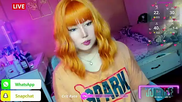 Snapshot of HOTnWILDalice chatting on October 13, 1:38 am HOTnWILDalice online show from October 13, 1:38 am