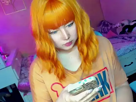 HOTnWILDalice online show from November 17, 4:07 am