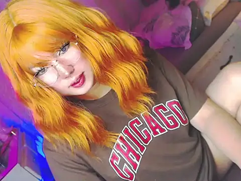HOTnWILDalice online show from May 14, 2:40 am