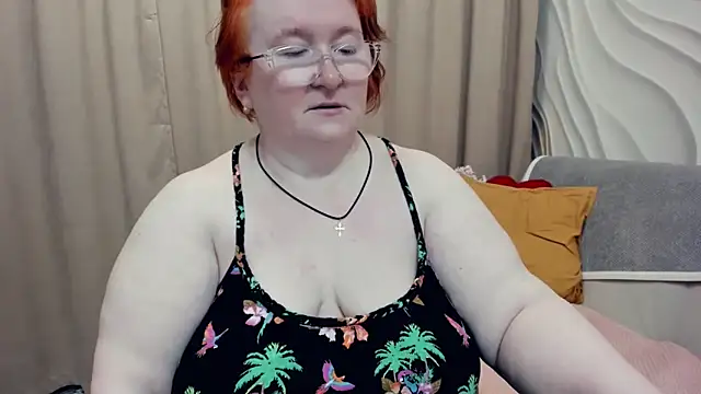 leiamillersonn online show from May 16, 7:34 pm