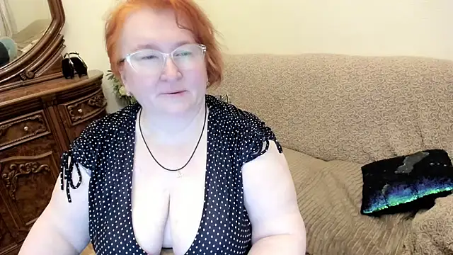 leiamillersonn online show from May 18, 6:03 pm