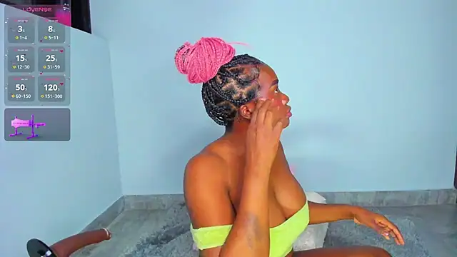 Sofi Smiley online show from April 1, 12:55 am